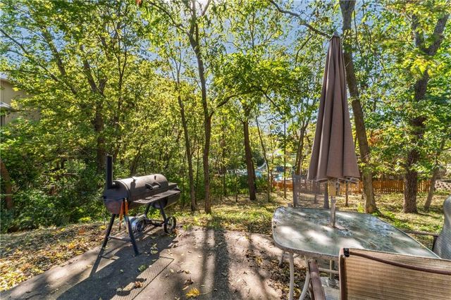 2209 Wellington Court, Lee's Summit, MO 64081