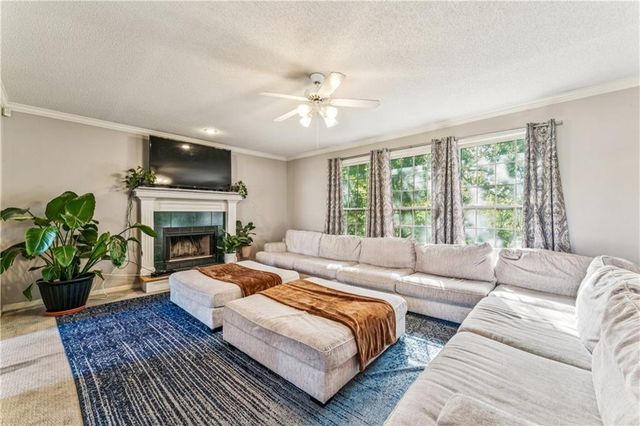 2209 Wellington Court, Lee's Summit, MO 64081