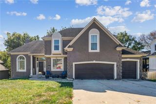 2209 Wellington Court, Lee's Summit, MO 64081