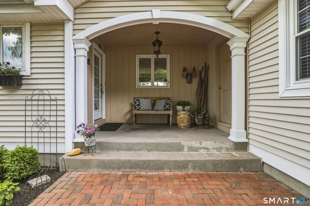 571 Woodland Street, Glastonbury, CT 06073