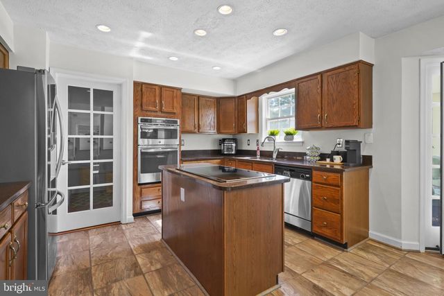 5331 SWEETWATER DR, West River, MD 20778