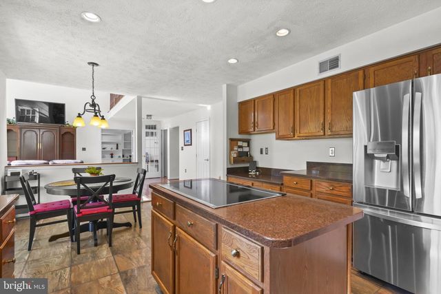 5331 SWEETWATER DR, West River, MD 20778