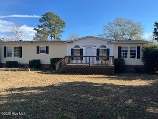 229 Pineview Road, Richlands, NC 28574