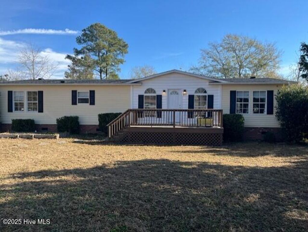 229 Pineview Road, Richlands, NC 28574