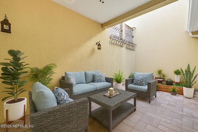 6365 ECLIPSE Circle, Jacksonville, FL 32258