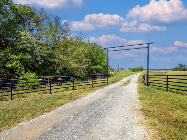 453 Tower Road, Valley View, TX 76272