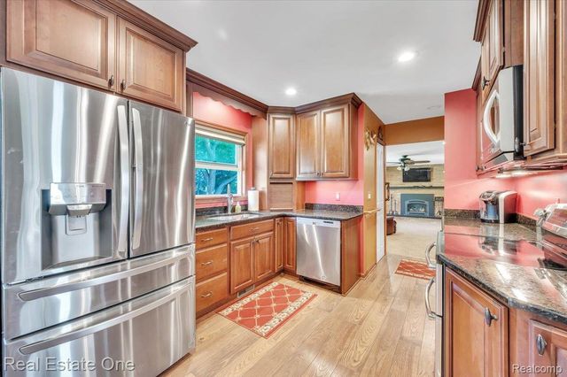 3753 Country View Drive, Oxford Charter Township, MI 48371