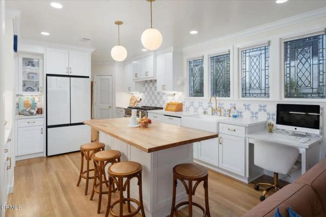 917 E Mountain, Glendale, CA 91207