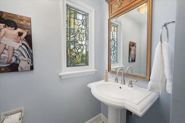917 E Mountain, Glendale, CA 91207