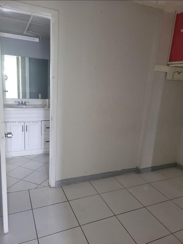 2800 NW 56th Ave E403, Lauderhill, FL 33313