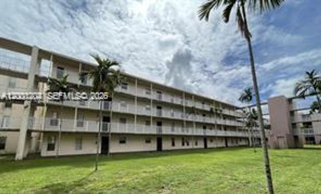 2800 NW 56th Ave E403, Lauderhill, FL 33313