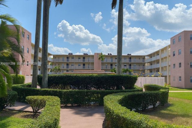 2800 NW 56th Ave E403, Lauderhill, FL 33313