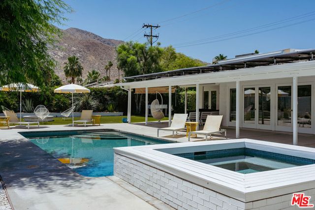 1275 E Sunny Dunes Road, Palm Springs, CA 92264