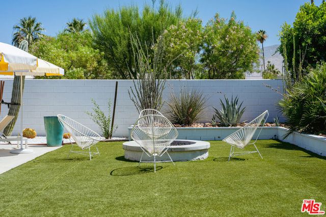 1275 E Sunny Dunes Road, Palm Springs, CA 92264