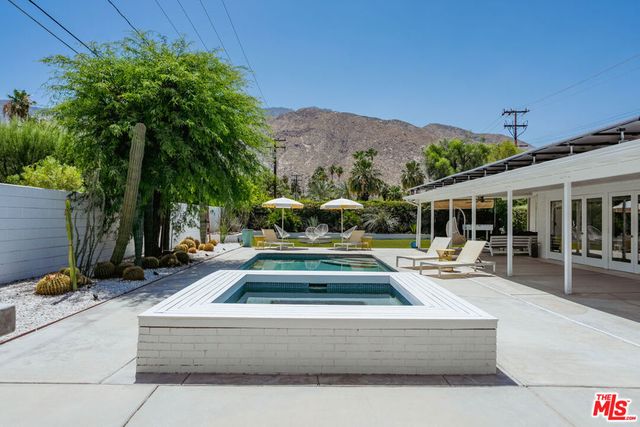 1275 E Sunny Dunes Road, Palm Springs, CA 92264