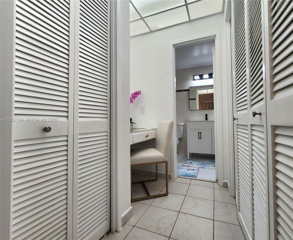 3505 S Ocean Drive 819, Hollywood, FL 33019
