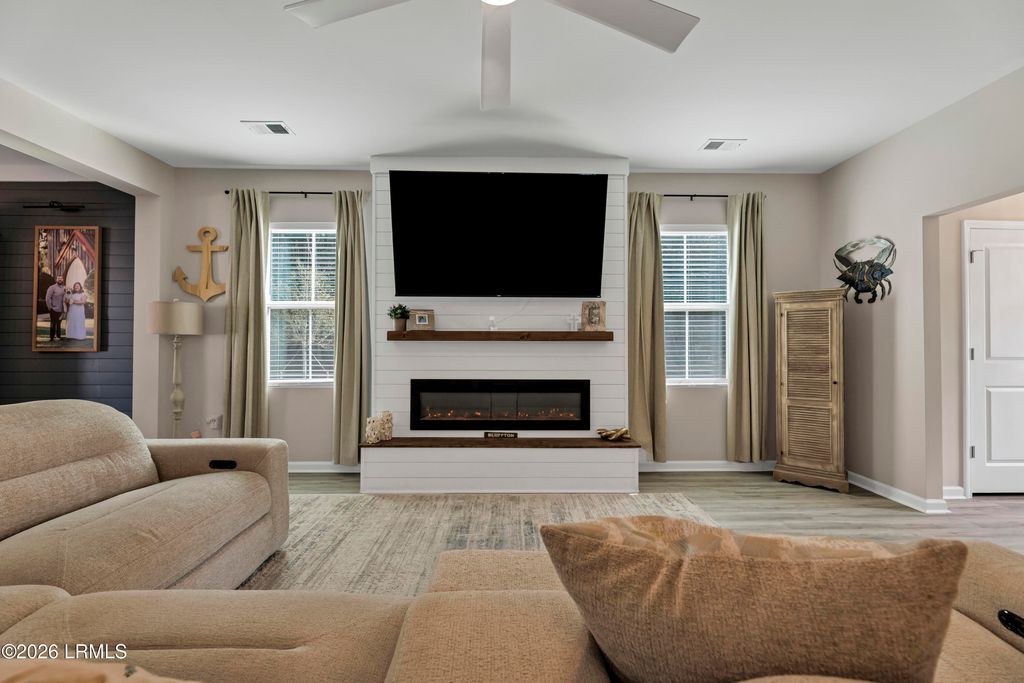 4 Whispering Oaks Circle, Okatie, SC 29909