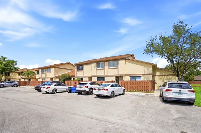 10875 NW 29th Manor 8, Sunrise, FL 33322