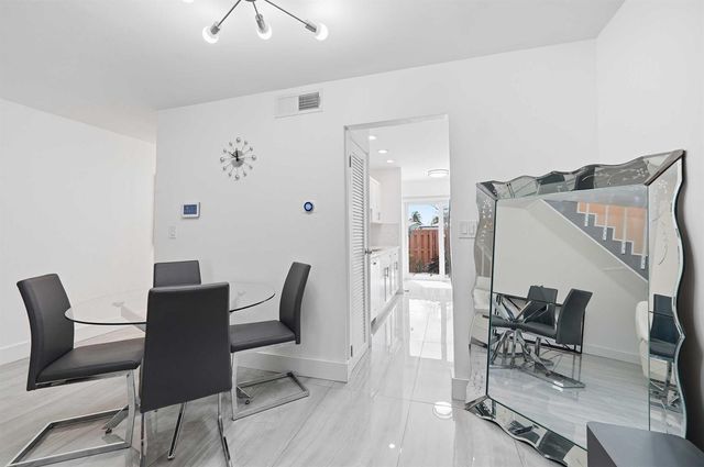 10875 NW 29th Manor 8, Sunrise, FL 33322