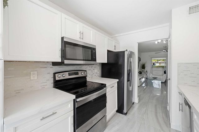10875 NW 29th Manor 8, Sunrise, FL 33322