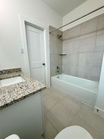 1539 Crystal Stream Drive, Missouri City, TX 77459