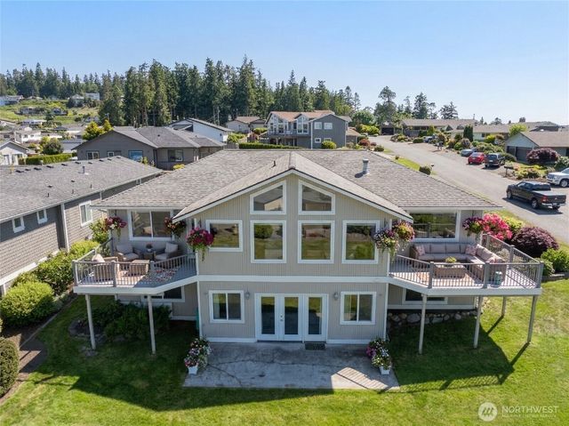 1042 Shorecrest Place, Camano Island, WA 98282
