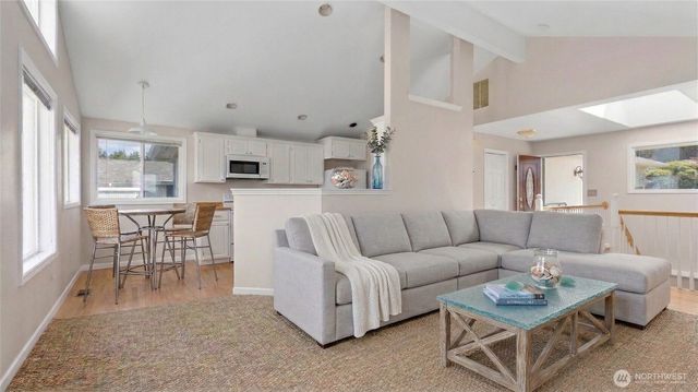 1042 Shorecrest Place, Camano Island, WA 98282