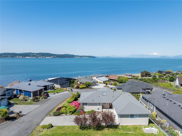 1042 Shorecrest Place, Camano Island, WA 98282