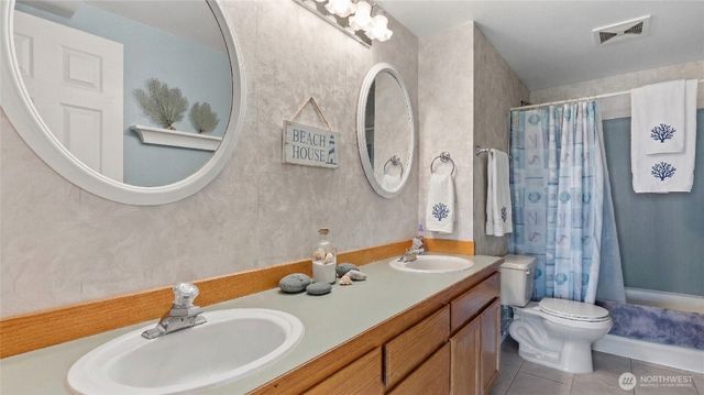 1042 Shorecrest Place, Camano Island, WA 98282