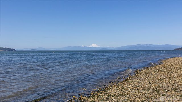 1042 Shorecrest Place, Camano Island, WA 98282