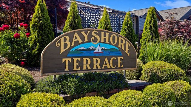 1042 Shorecrest Place, Camano Island, WA 98282