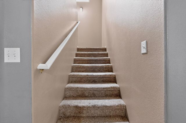 7220 Hearthstone Road NW, Albuquerque, NM 87114