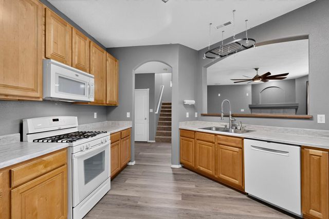 7220 Hearthstone Road NW, Albuquerque, NM 87114