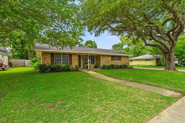 406 N 37th Street, Corsicana, TX 75110