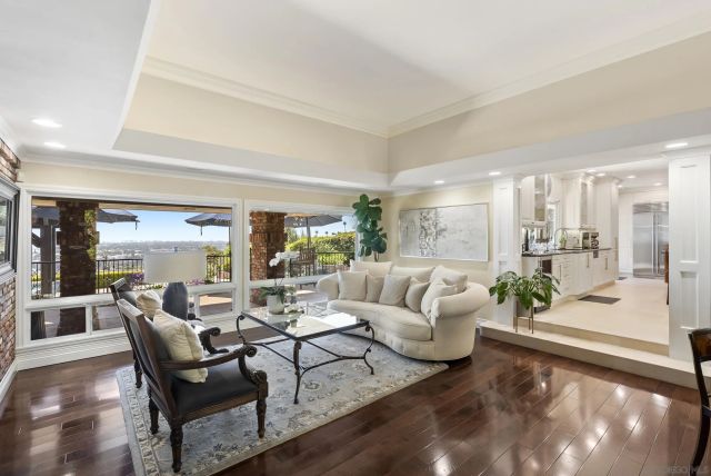 6525 Crystalaire, San Diego, CA 92120