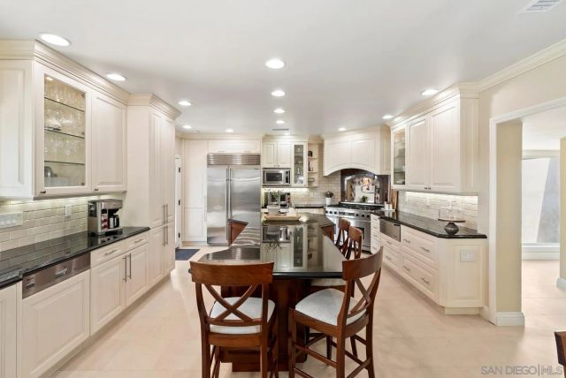 6525 Crystalaire, San Diego, CA 92120