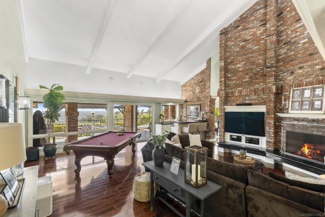 6525 Crystalaire, San Diego, CA 92120