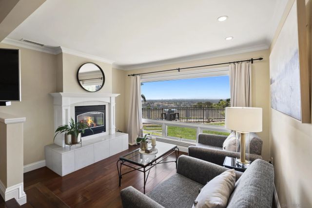 6525 Crystalaire, San Diego, CA 92120