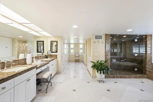 6525 Crystalaire, San Diego, CA 92120