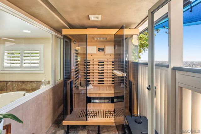 6525 Crystalaire, San Diego, CA 92120