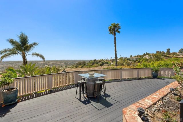 6525 Crystalaire, San Diego, CA 92120