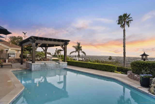 6525 Crystalaire, San Diego, CA 92120