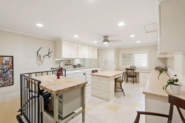 6525 Crystalaire, San Diego, CA 92120