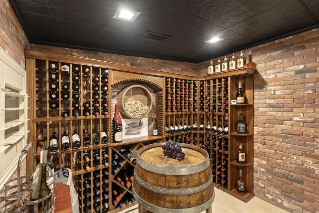 6525 Crystalaire, San Diego, CA 92120