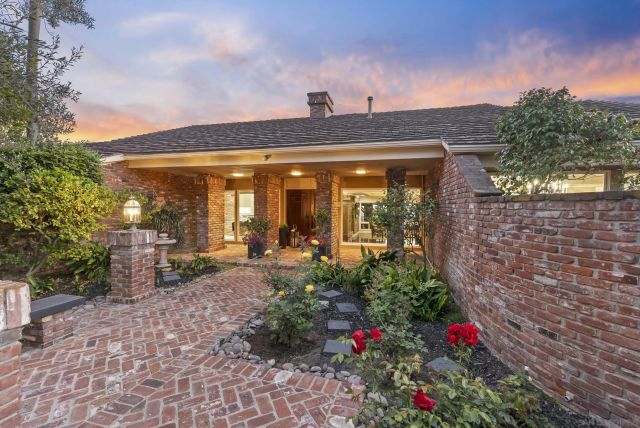 6525 Crystalaire, San Diego, CA 92120