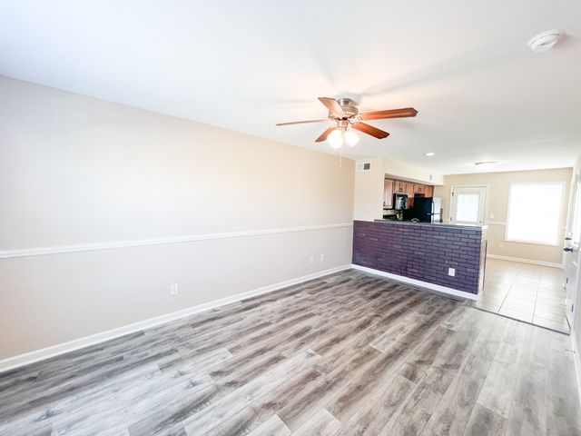 2276 McCormick Ln Apt B, Clarksville, TN 37040