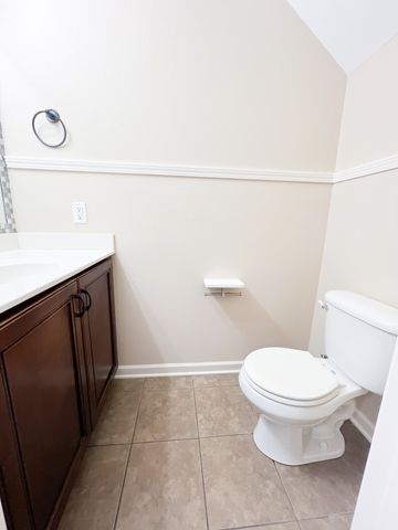 2276 McCormick Ln Apt B, Clarksville, TN 37040