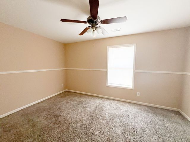 2276 McCormick Ln Apt B, Clarksville, TN 37040