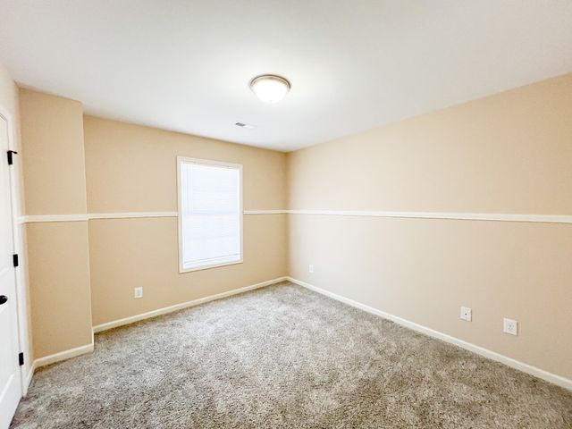 2276 McCormick Ln Apt B, Clarksville, TN 37040