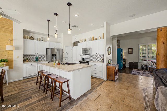 1723 E DOLORES Road, Phoenix, AZ 85086